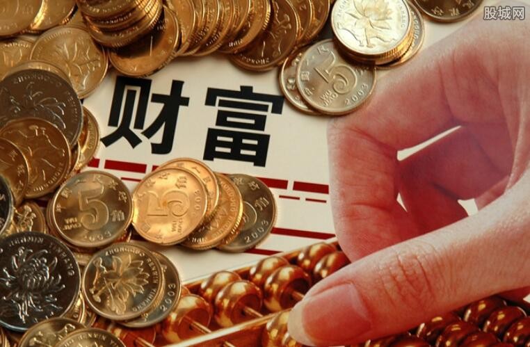 柳覃高速公路首片预制箱梁成功浇筑