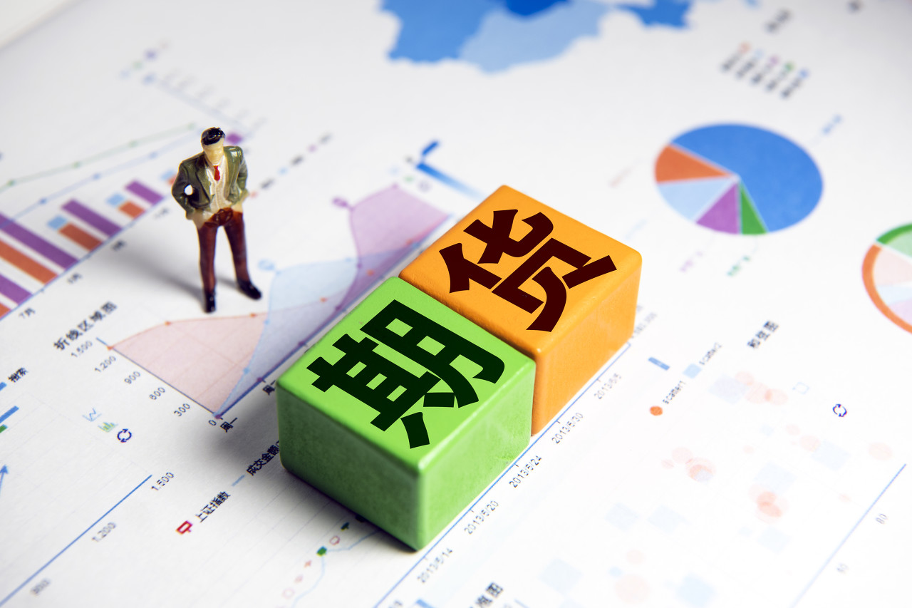 苹果(AAPL.US)推迟Siri关键升级背后：AI语音控制系统战略浮出水面